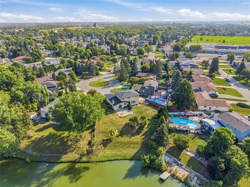 12 Seabrook Cove, Winnipeg, MB 