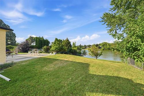 12 Seabrook Cove, Winnipeg, MB 