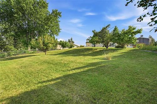 12 Seabrook Cove, Winnipeg, MB 