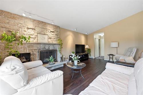 12 Seabrook Cove, Winnipeg, MB 