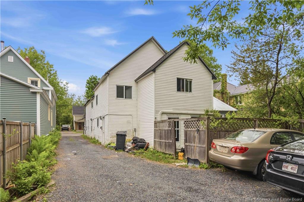 323 Saunders St, Fredericton, NB