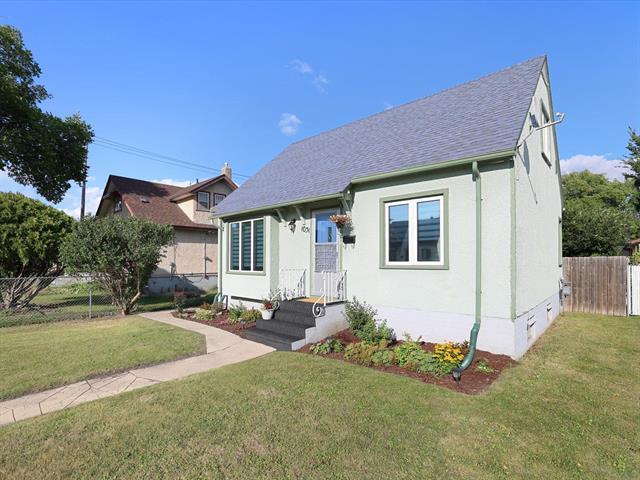 1031 Strathcona St, Winnipeg, MB