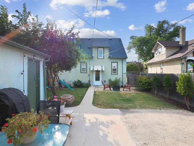 1031 Strathcona St, Winnipeg, MB