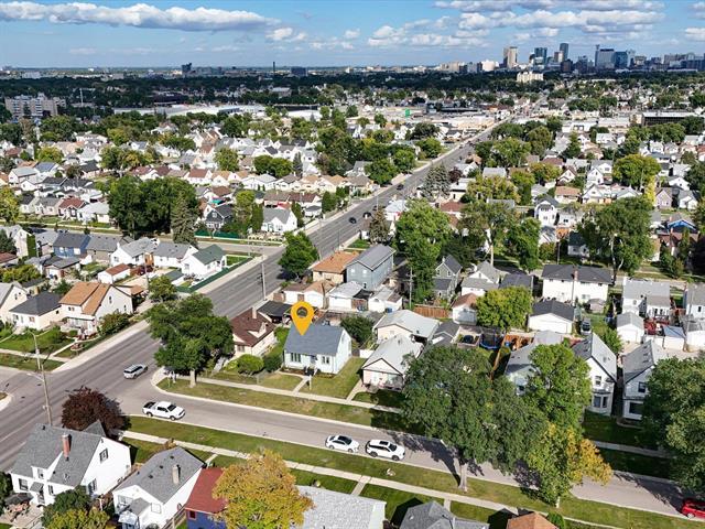 1031 Strathcona St, Winnipeg, MB