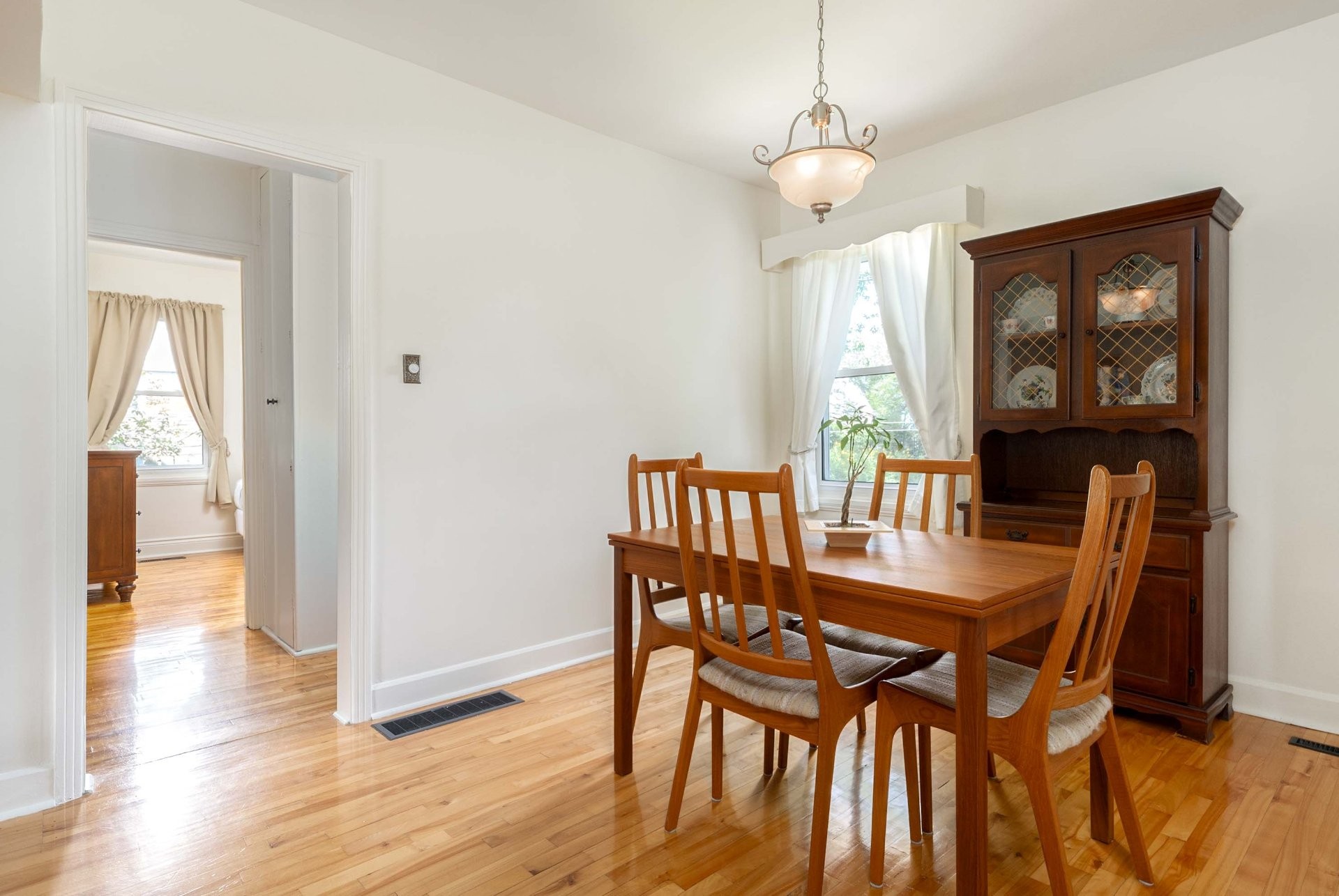 Family Room - 109 Av. Queen, Pointe-Claire, QC