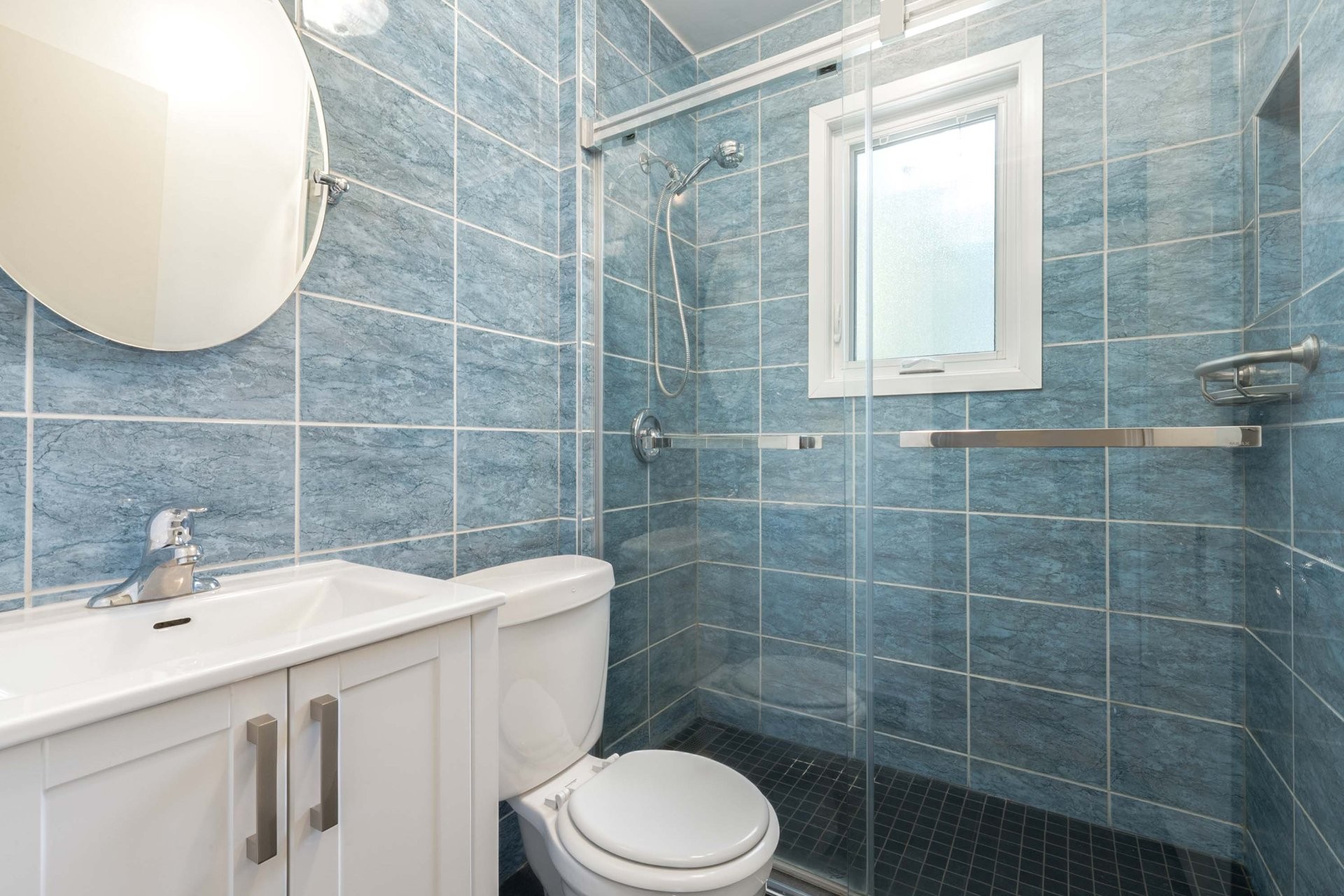 Bathroom - 109 Av. Queen, Pointe-Claire, QC