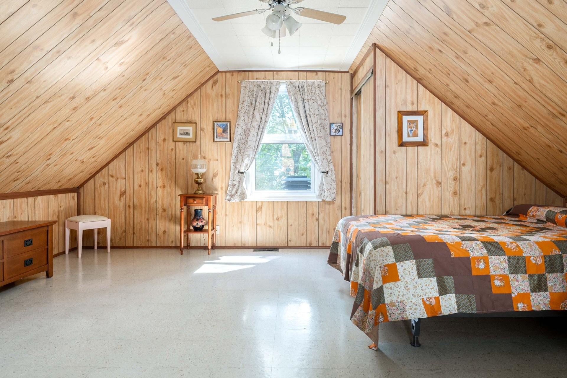Master Bedroom - 109 Av. Queen, Pointe-Claire, QC