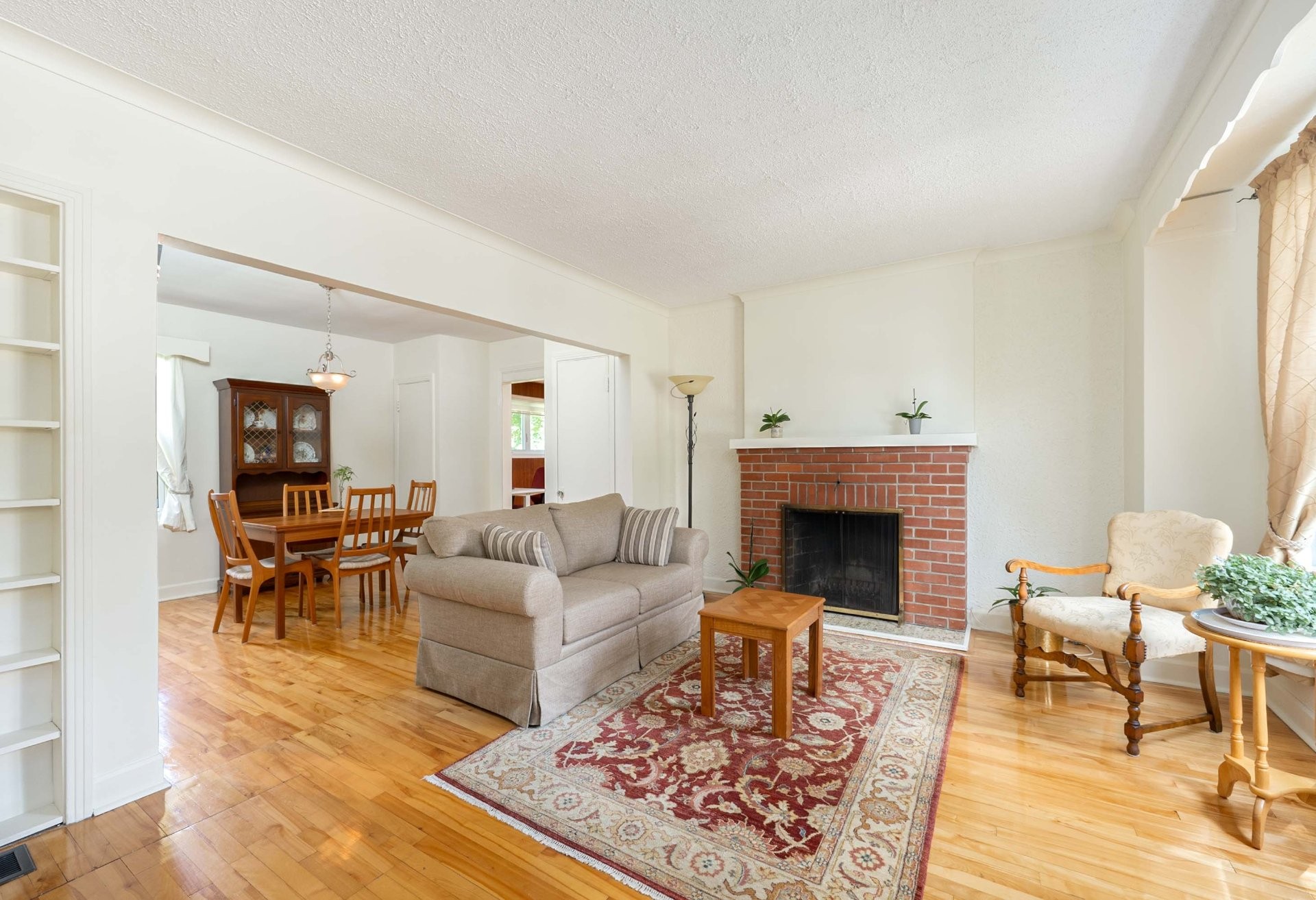 Living Room - 109 Av. Queen, Pointe-Claire, QC