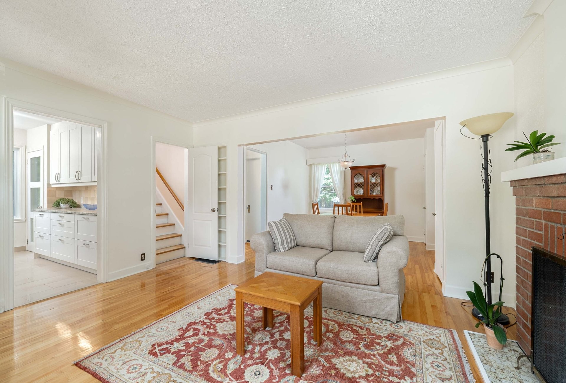 Living Room - 109 Av. Queen, Pointe-Claire, QC