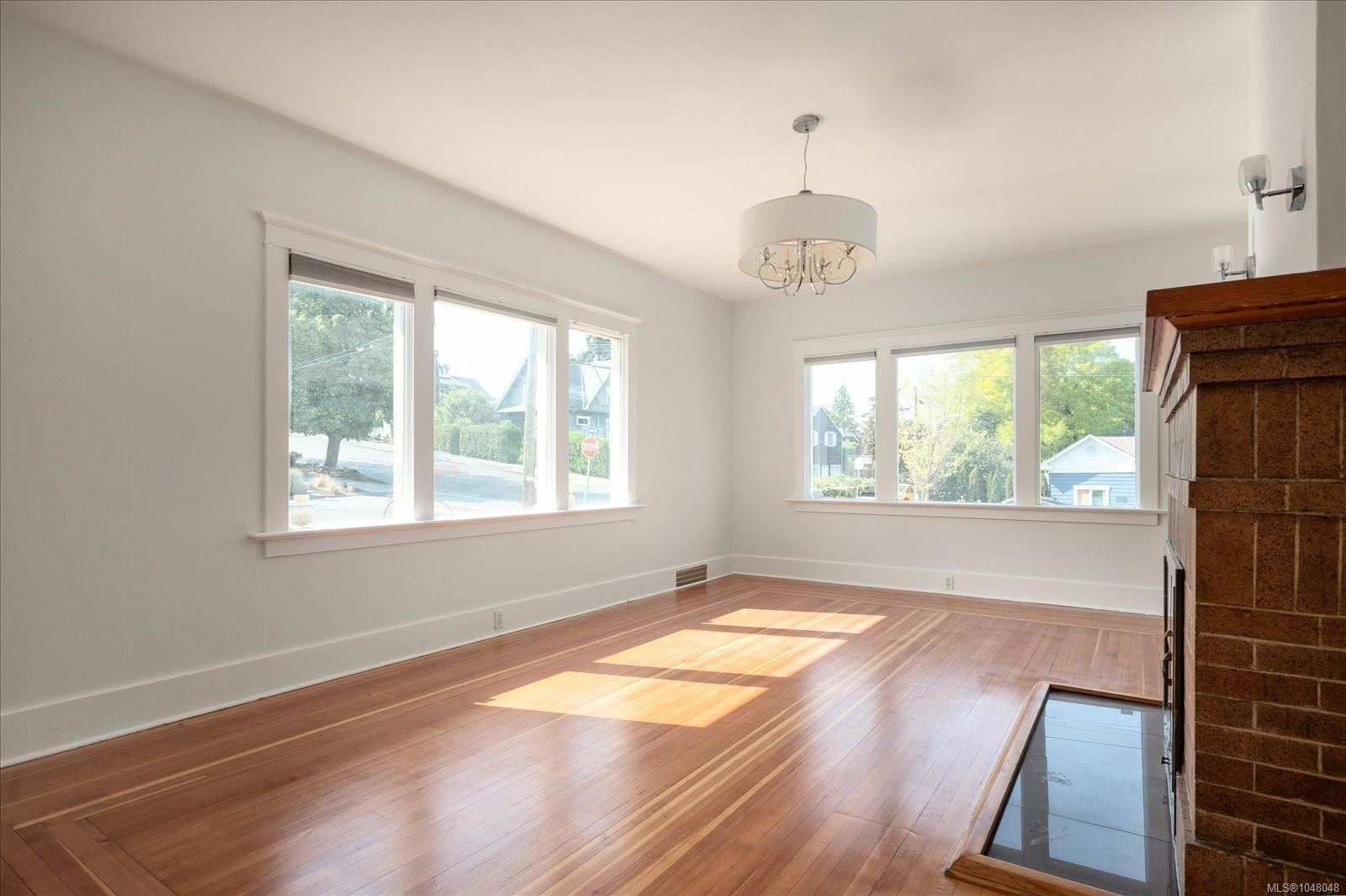 733 Fitzwilliam St, Nanaimo, BC