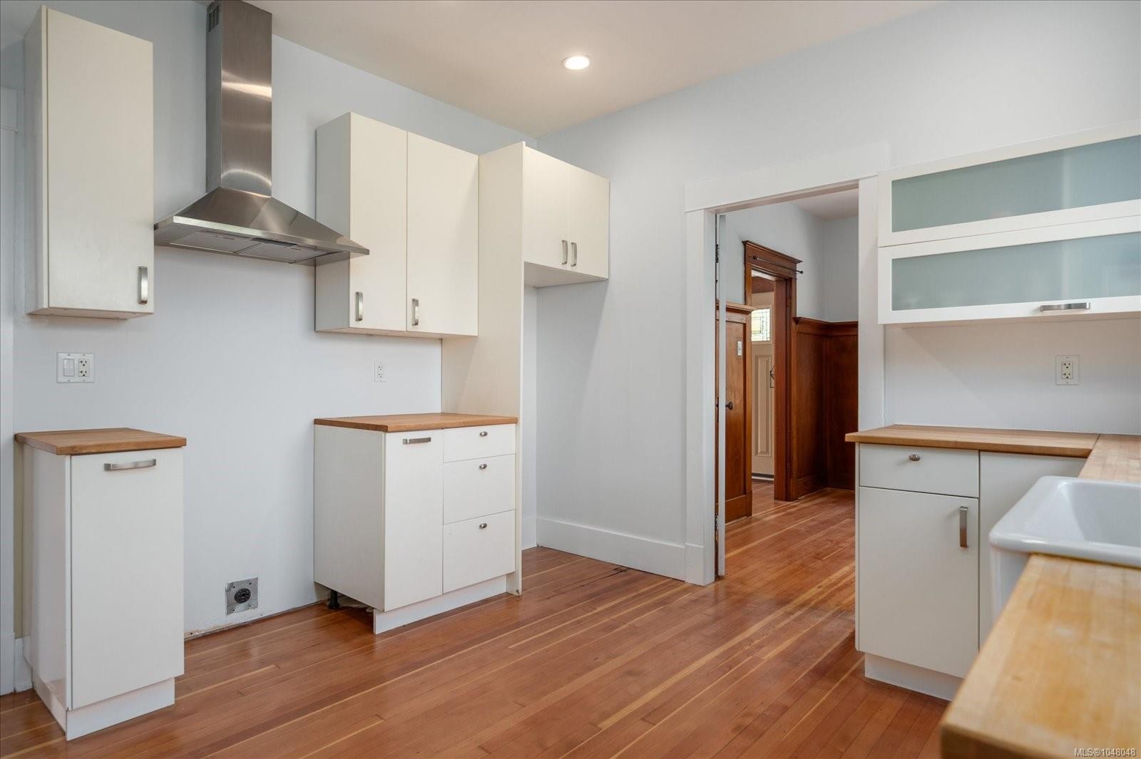 733 Fitzwilliam St, Nanaimo, BC