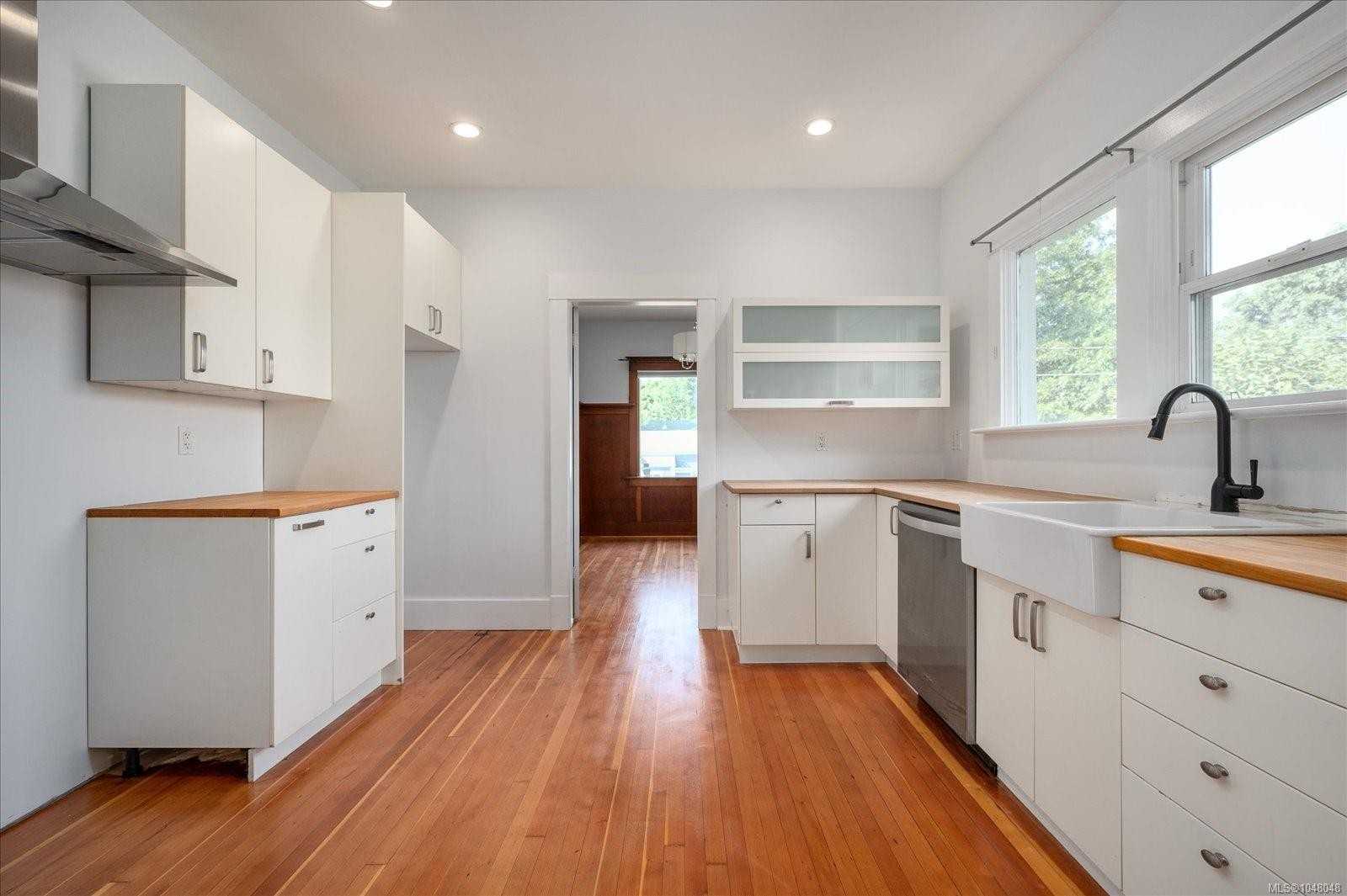 733 Fitzwilliam St, Nanaimo, BC
