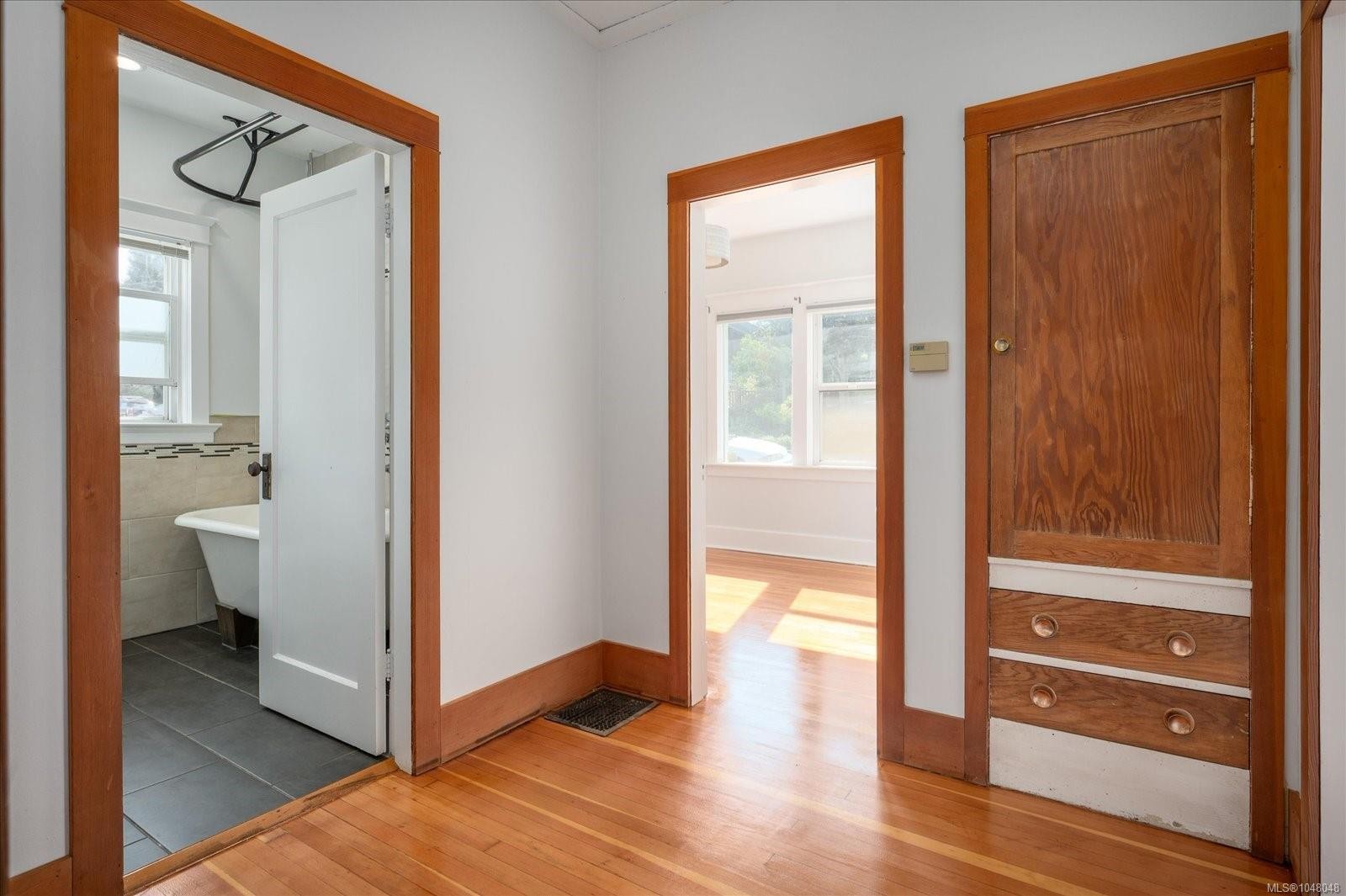 733 Fitzwilliam St, Nanaimo, BC