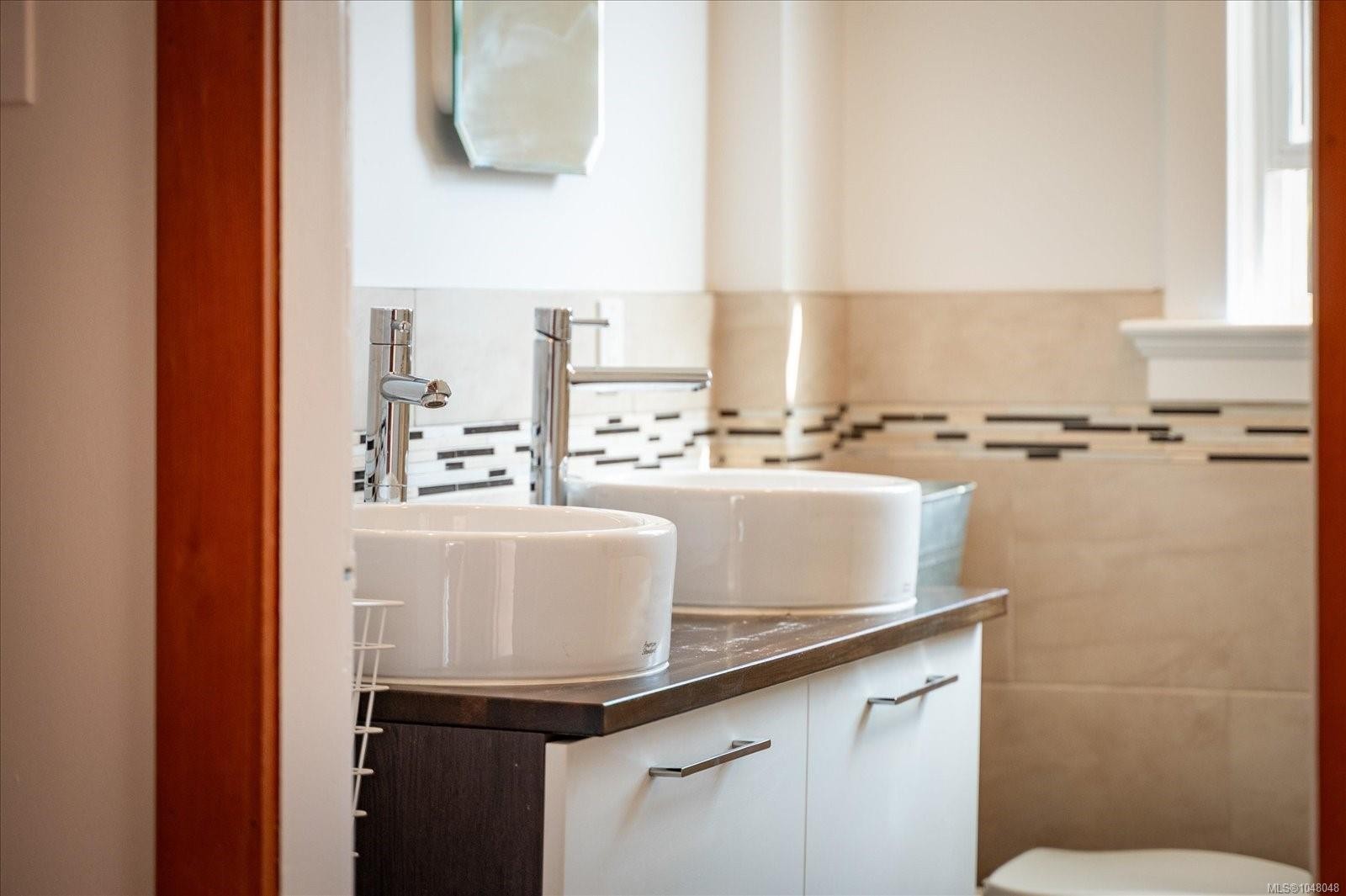 733 Fitzwilliam St, Nanaimo, BC
