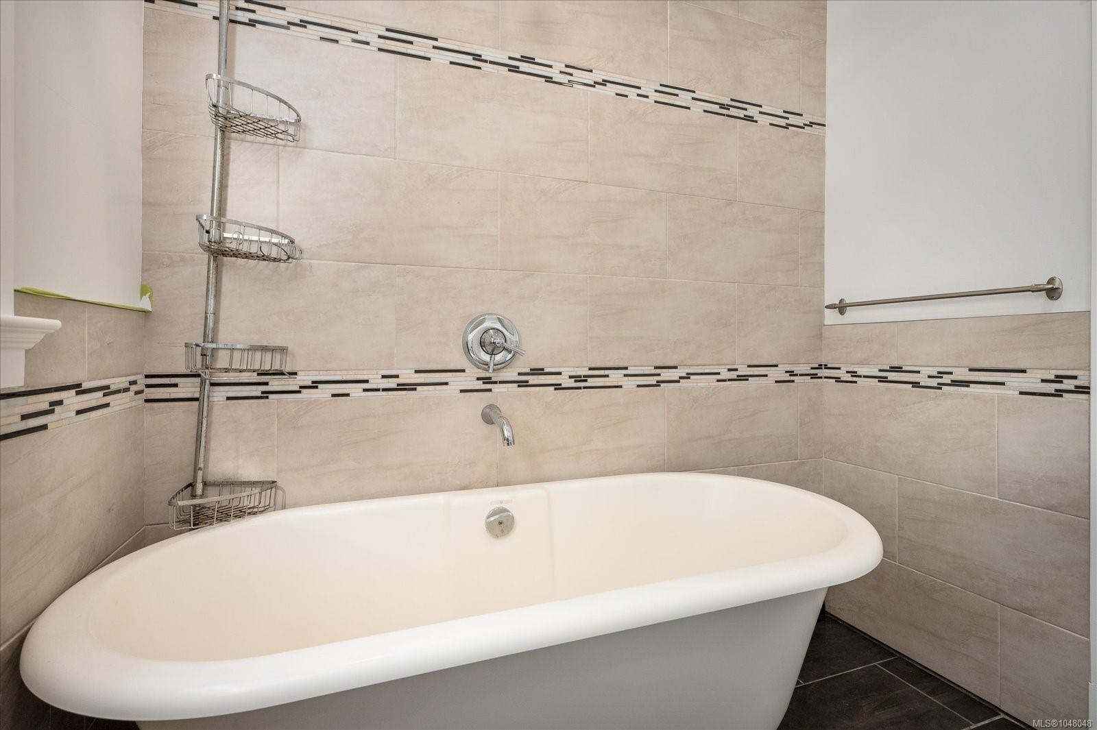 733 Fitzwilliam St, Nanaimo, BC
