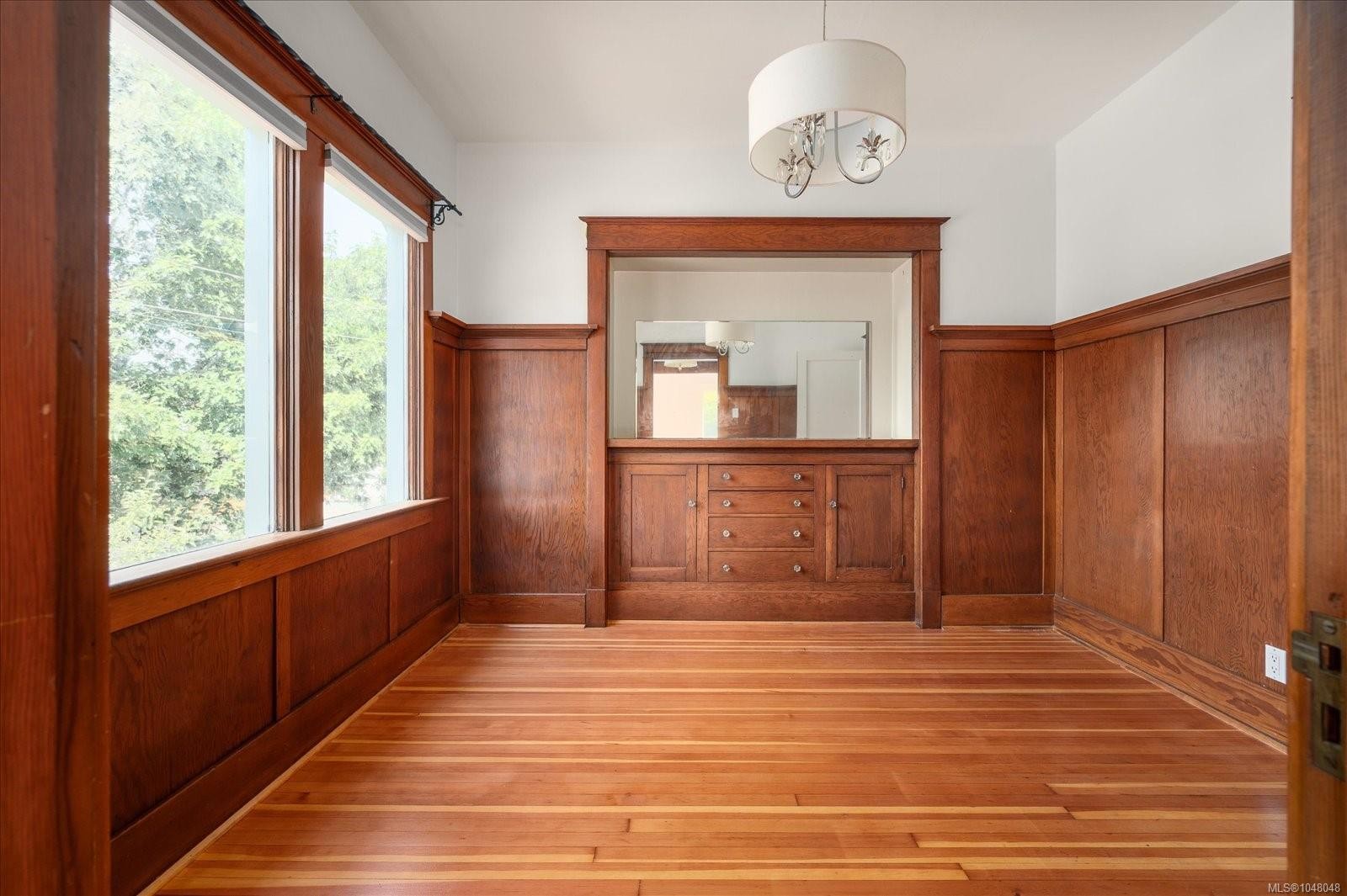 733 Fitzwilliam St, Nanaimo, BC