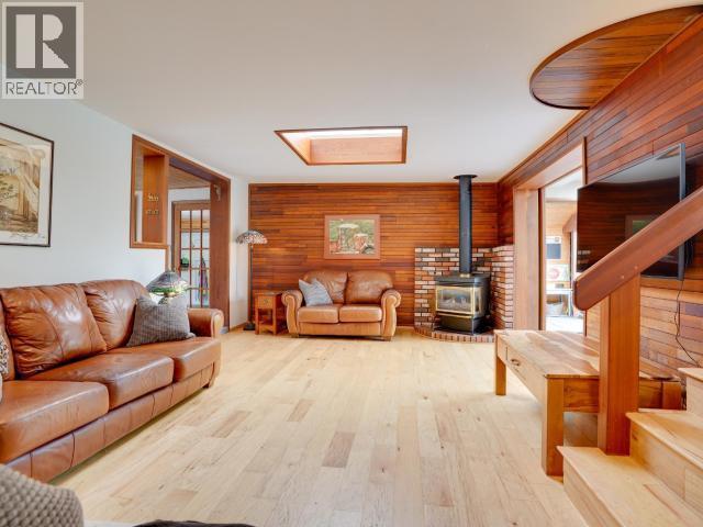 5366 Manson Ave, Powell River, BC