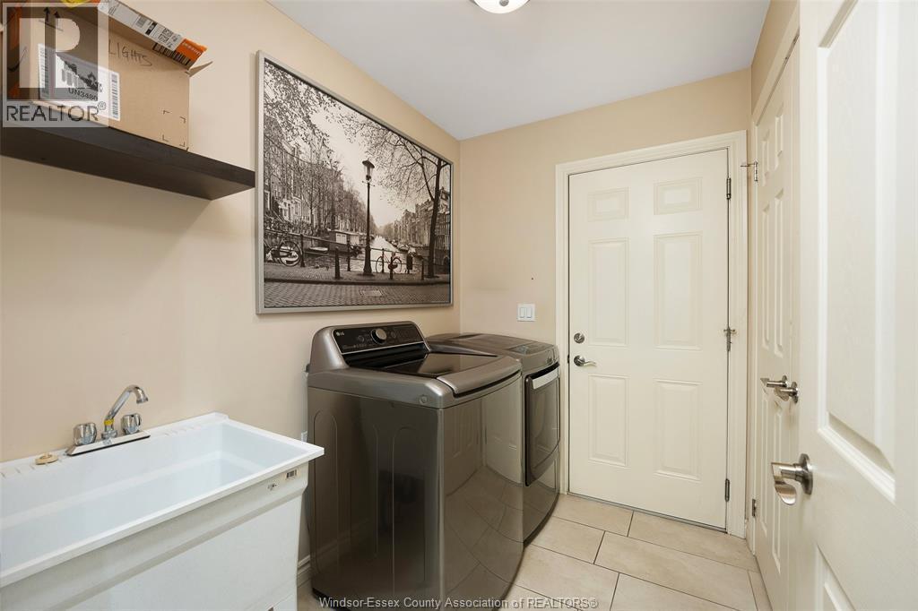 11892 Boulder Crescent, Windsor, ON