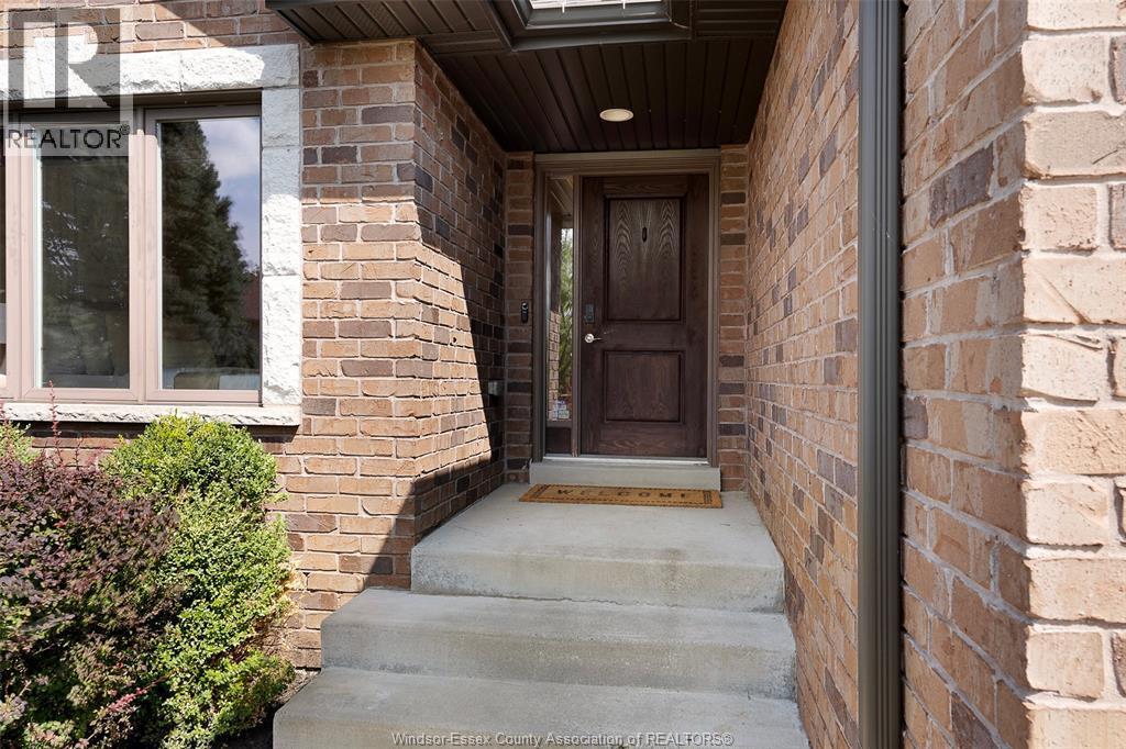 11892 Boulder Crescent, Windsor, ON