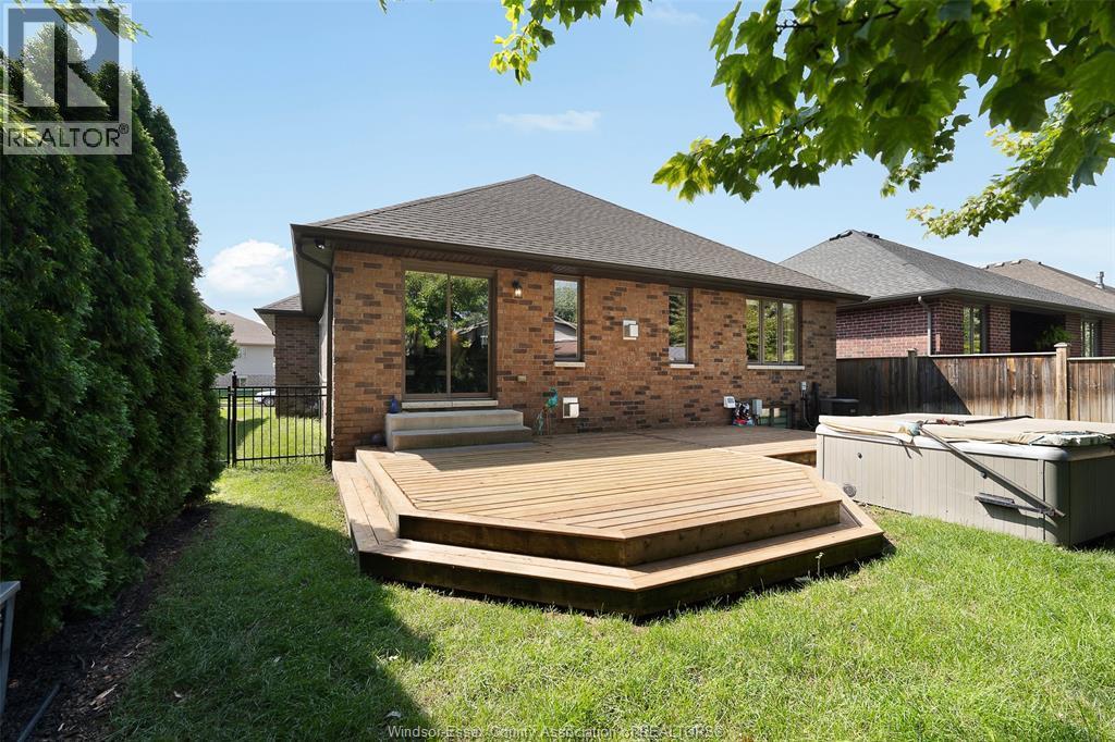 11892 Boulder Crescent, Windsor, ON