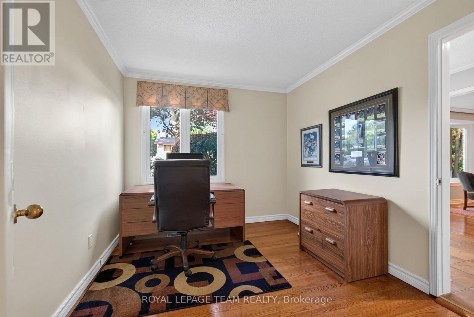 2713 Dupont Street, Ottawa, ON