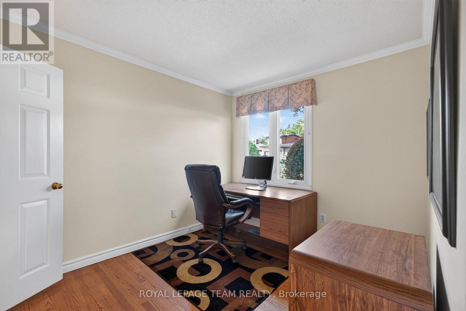 2713 Dupont Street, Ottawa, ON
