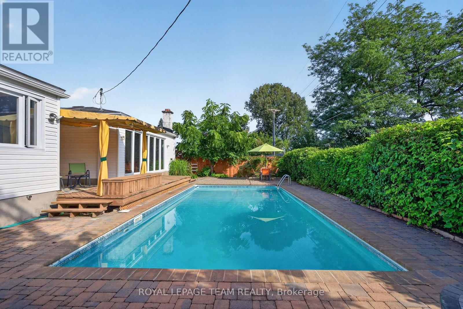 2713 Dupont Street, Ottawa, ON