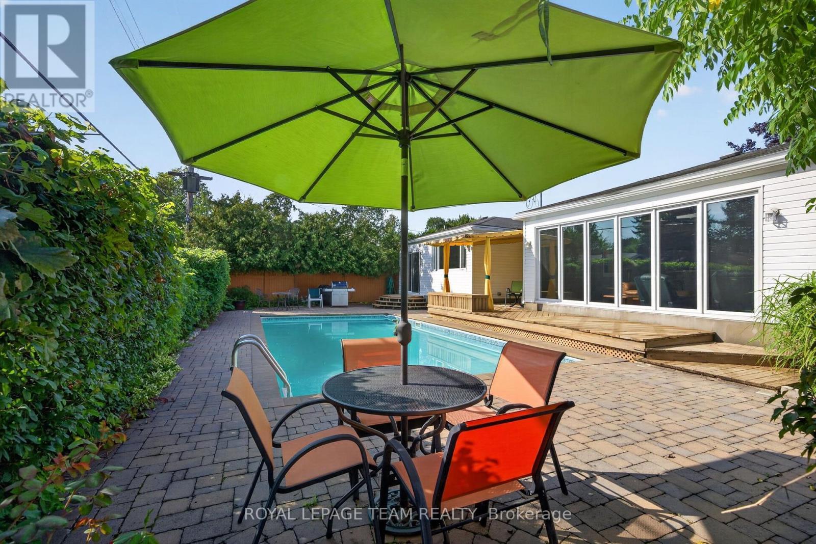 2713 Dupont Street, Ottawa, ON