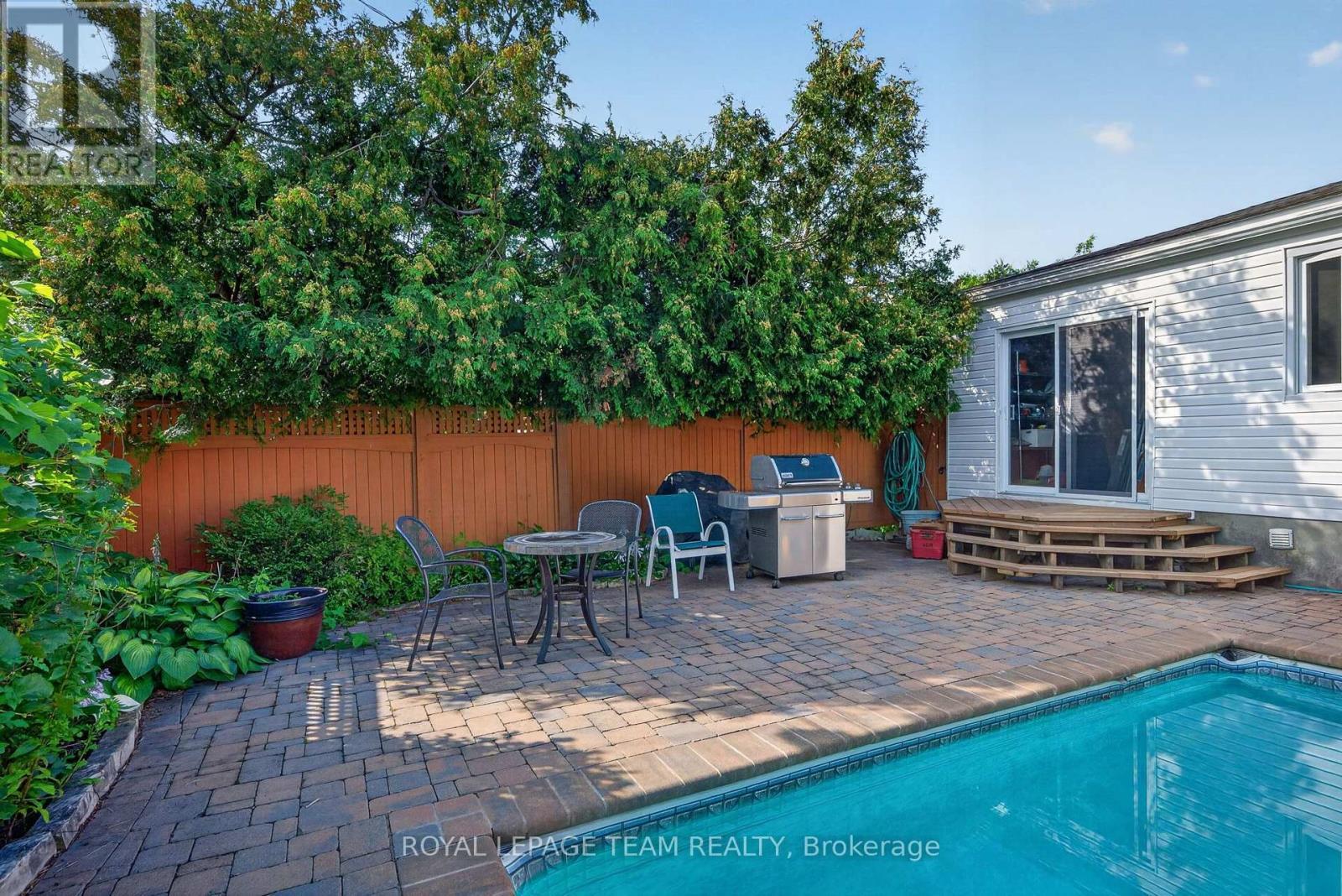 2713 Dupont Street, Ottawa, ON