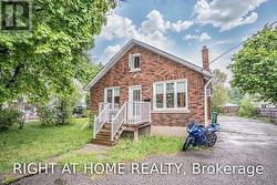 271 QUEEN STREET Brampton, ON L6W 2C2