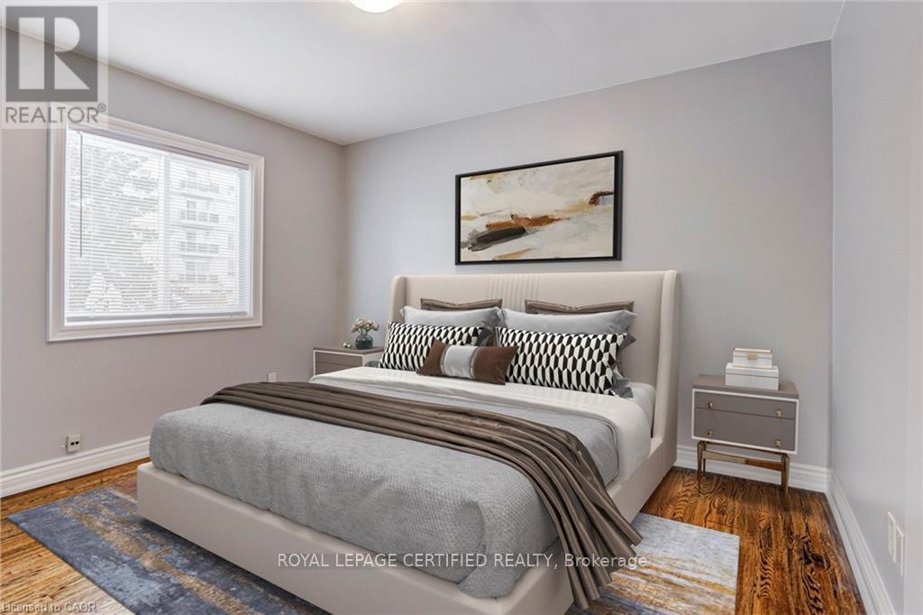 54 Duncombe Drive, Hamilton, ON