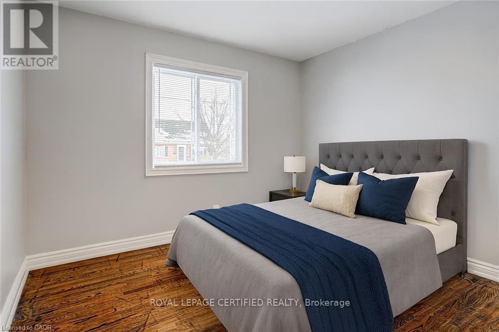 54 Duncombe Drive, Hamilton, ON