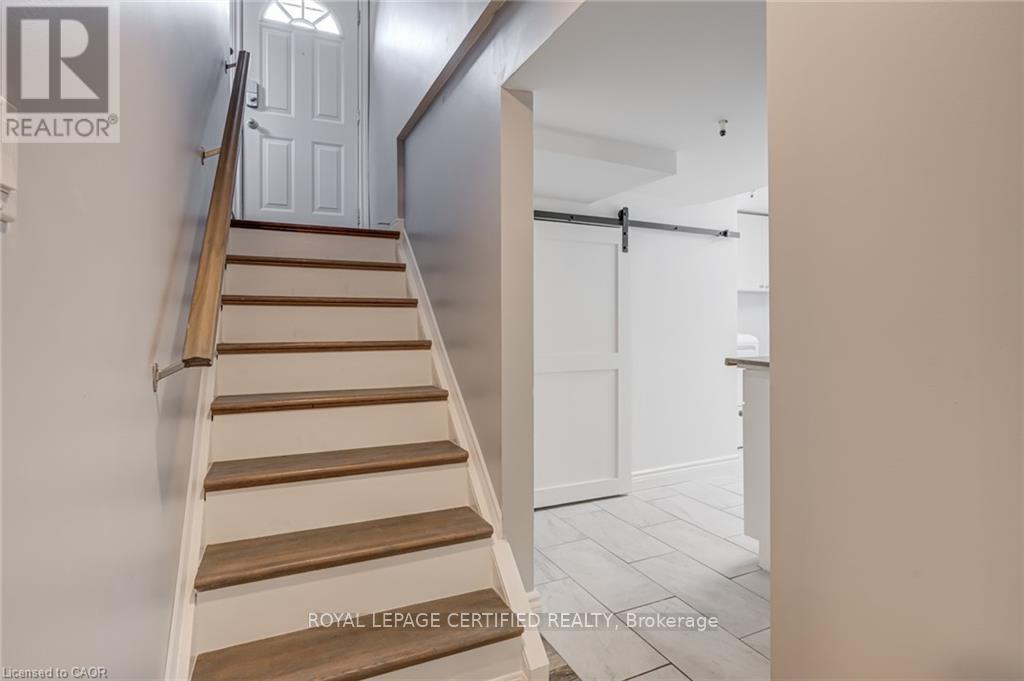 54 Duncombe Drive, Hamilton, ON