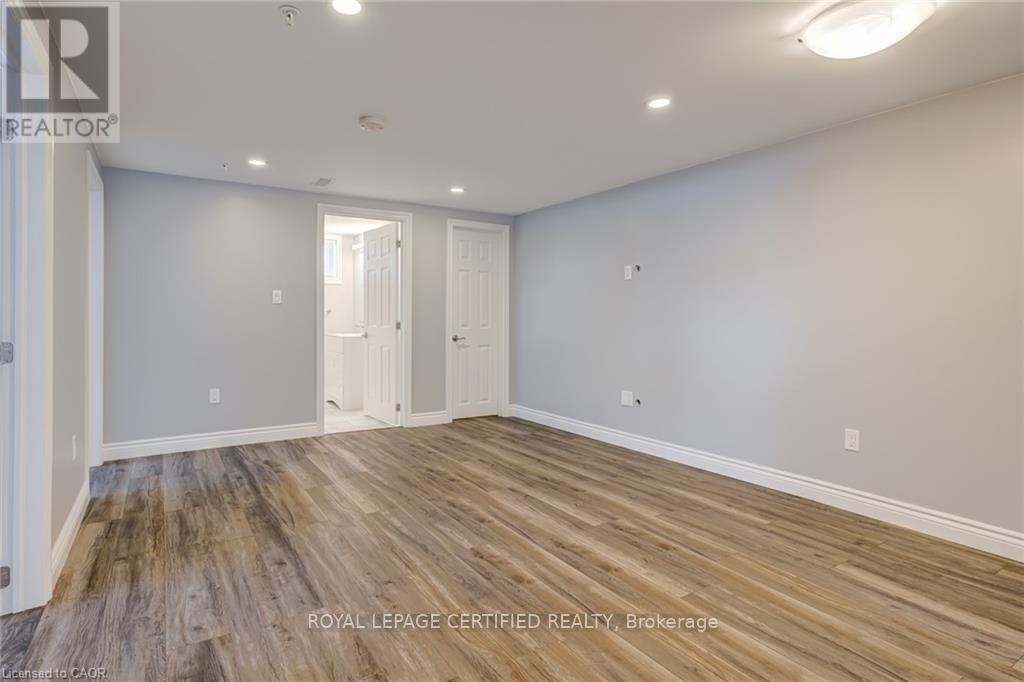 54 Duncombe Drive, Hamilton, ON