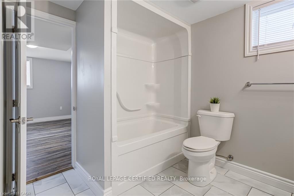 54 Duncombe Drive, Hamilton, ON