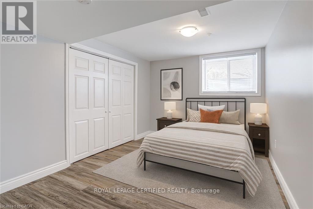 54 Duncombe Drive, Hamilton, ON