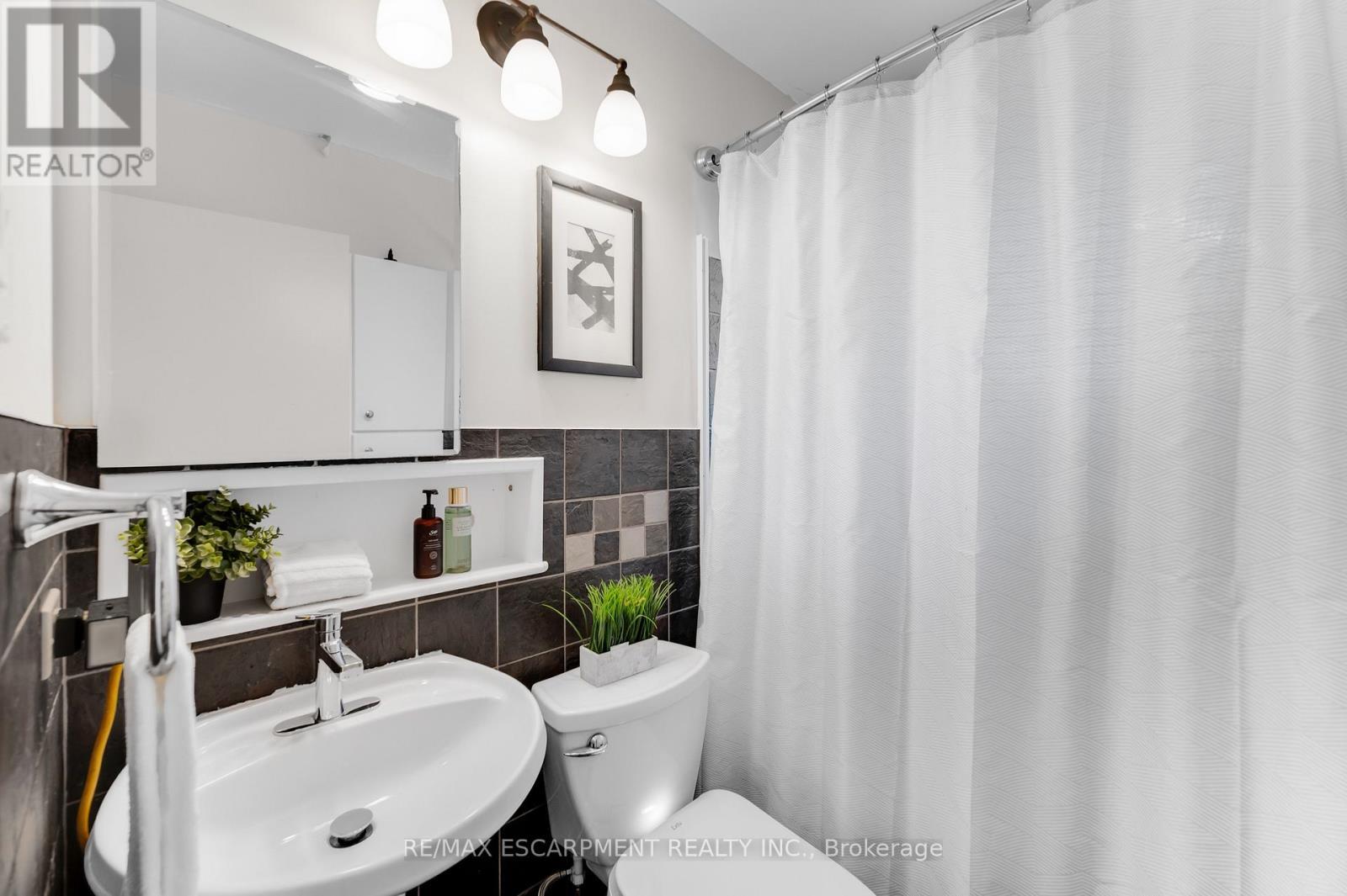 201 Terrace Drive, Hamilton, ON