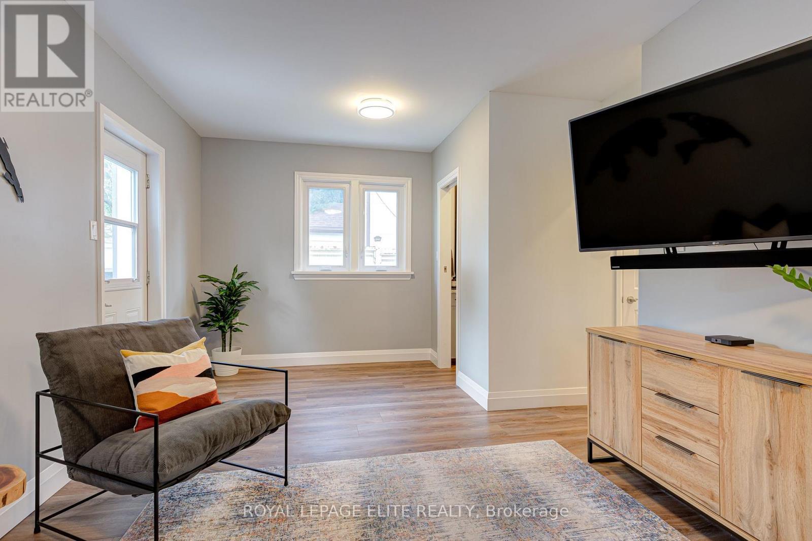 24 Stahl Avenue, Kitchener, ON