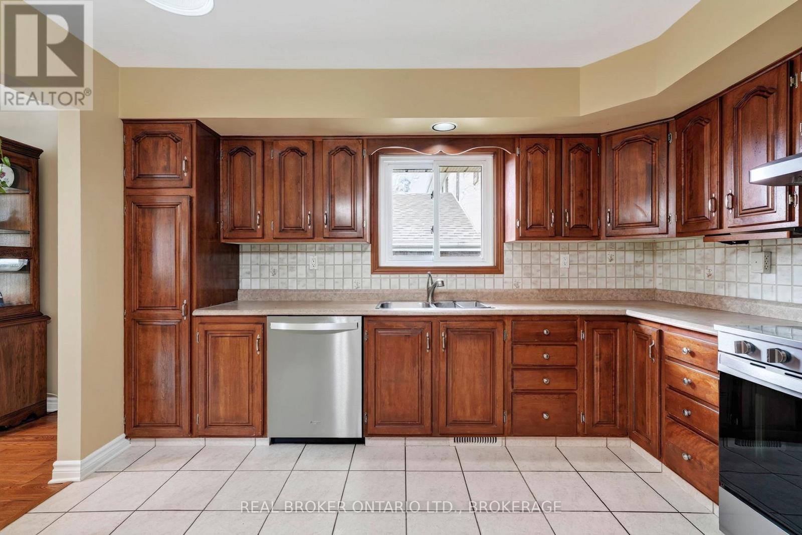 1321 Stormont Drive, Cornwall, ON