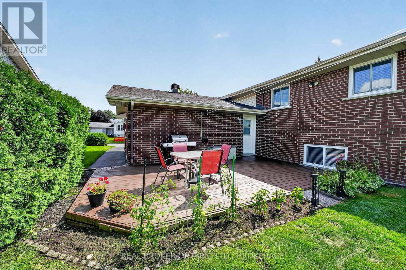 1321 Stormont Drive, Cornwall, ON