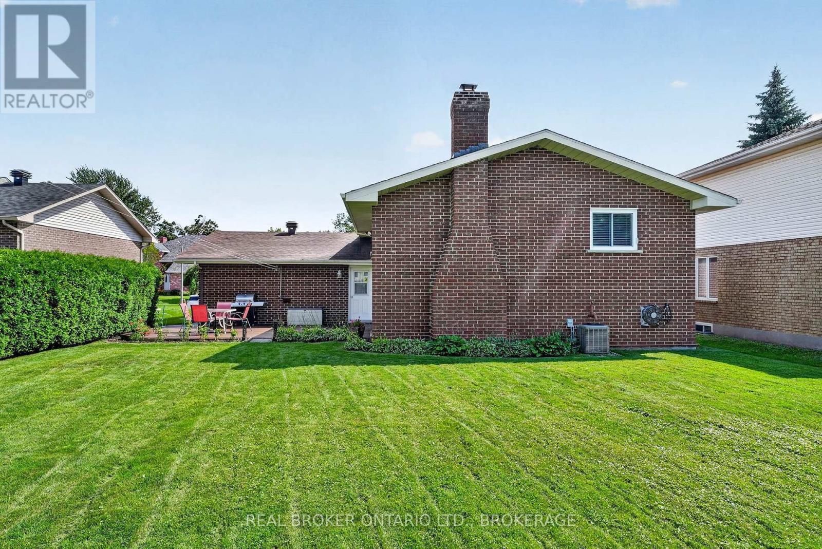 1321 Stormont Drive, Cornwall, ON