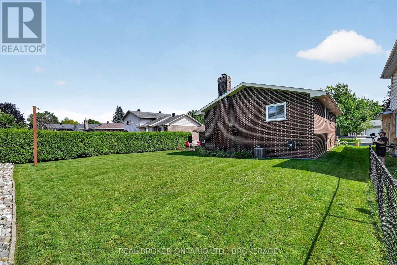 1321 Stormont Drive, Cornwall, ON