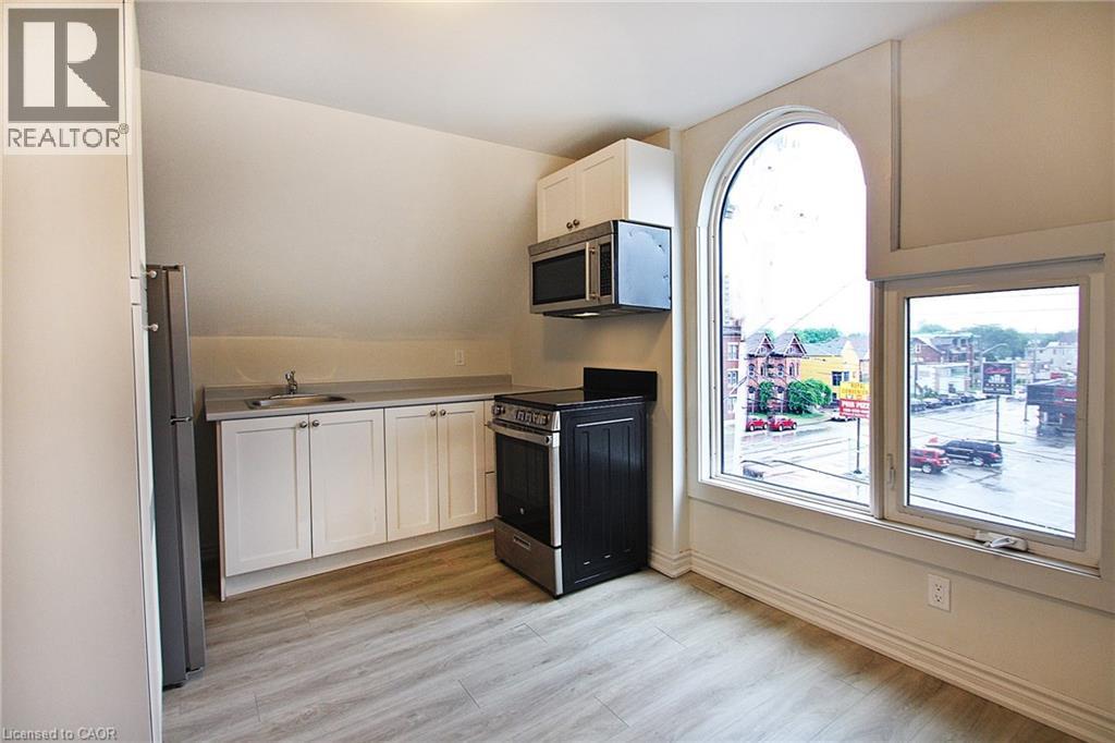 Unit #3 - Residential Studio apartment - 76 Wentworth Street S, Hamilton, ON