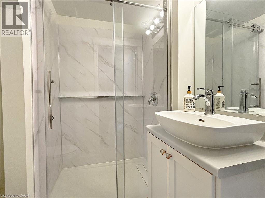 Unit #3 - Residential Studio apartment - 76 Wentworth Street S, Hamilton, ON