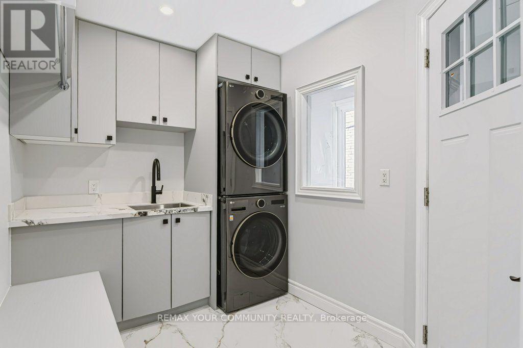 331 Maplehurst Avenue, Toronto, ON