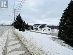 15482 LESLIE STREET Aurora, ON L4G 7C4