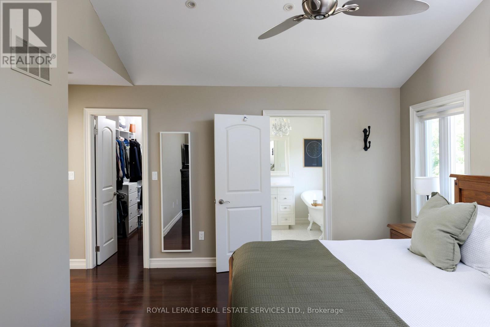 4 Springbrook Gardens, Toronto, ON
