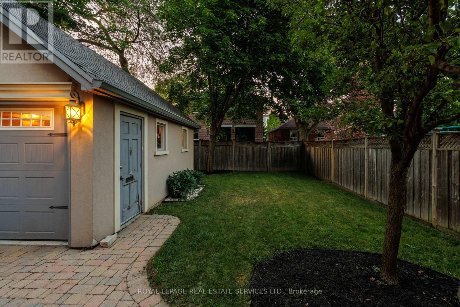 4 Springbrook Gardens, Toronto, ON