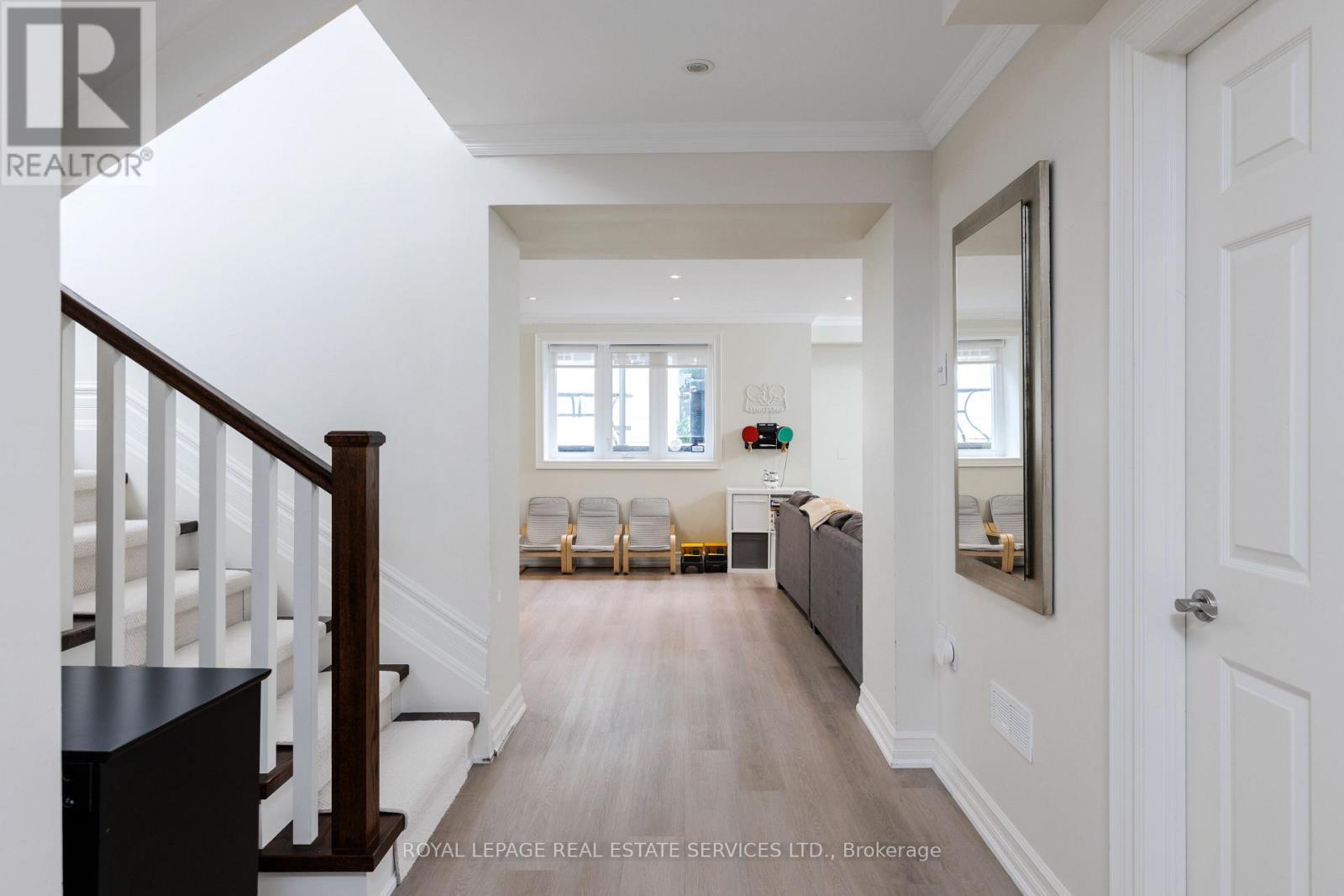 4 Springbrook Gardens, Toronto, ON