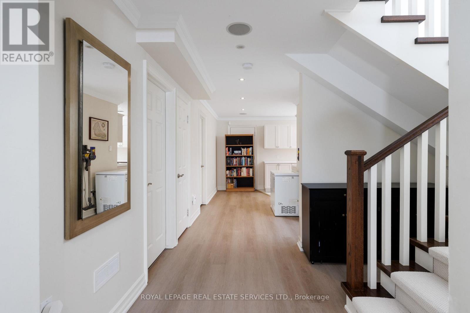 4 Springbrook Gardens, Toronto, ON